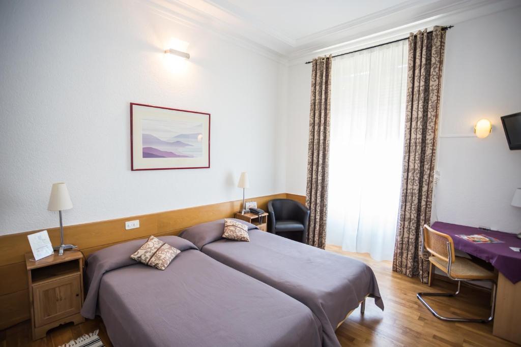 Hotel Des Tourelles Genebra Quarto foto