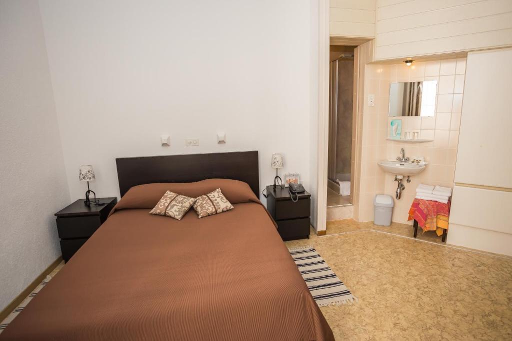 Hotel Des Tourelles Genebra Quarto foto